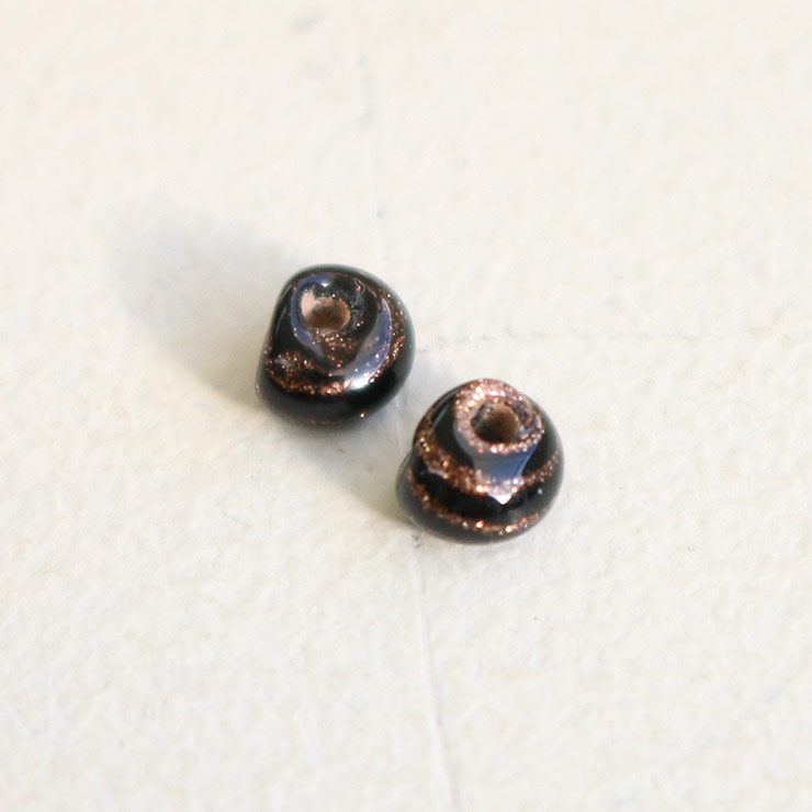 ガラスビーズ アンイーブン型 4mm ブラック×ブラウンラメ【10個入×5セット入り】xb00364-010 （上代: 1700円）