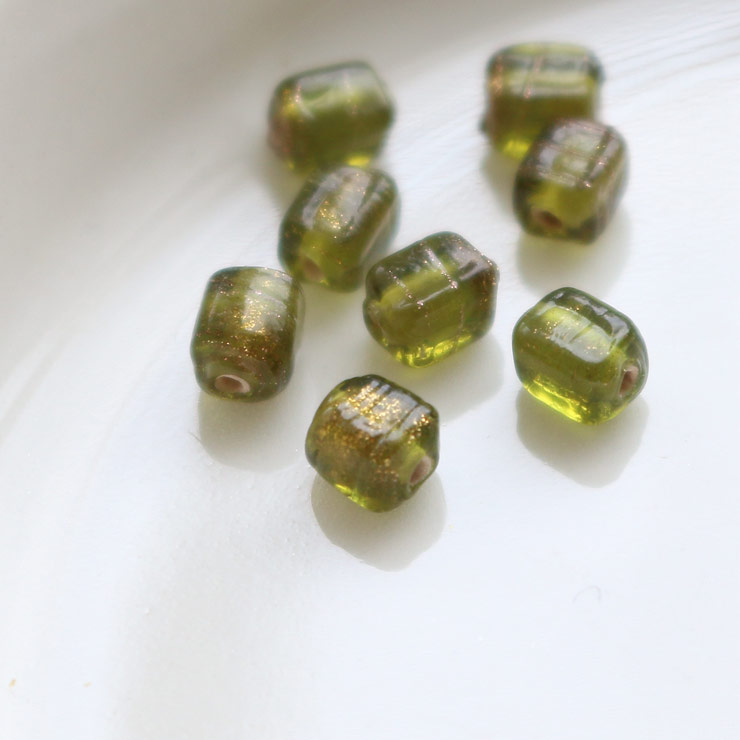 MAYGLOBE beads&craft Grass beads Cube 3.5×4mm 8pcs Olive×BrownGlitter xb03423-008 （上代: 360円）