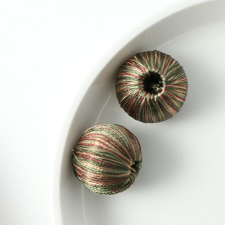 MAYGLOBE beads&craft Silk wrapping ball Round 17mm 2pcs Olive×Brown xw01035-002 （上代: 520円）