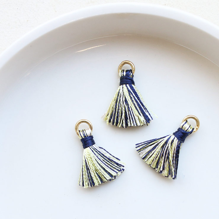 タッセル 12×15mm レモン×ネイビー×オフホワイト【3個入×5セット入り】yf00377-003 （上代: 1500円）