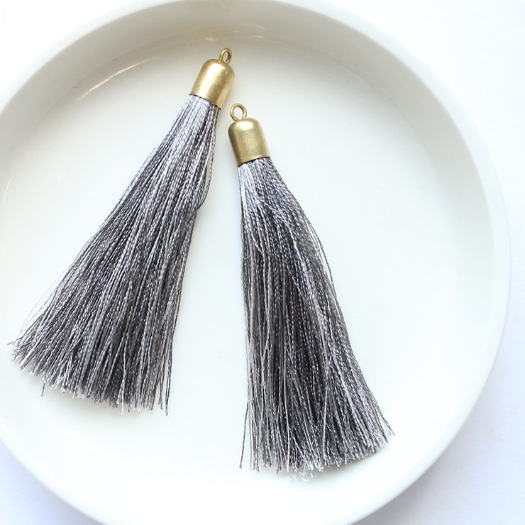 MAYGLOBE beads&craft Silk tassel 10×60mm 2pcs Grey×White yf00388-002 （上代: 540円）